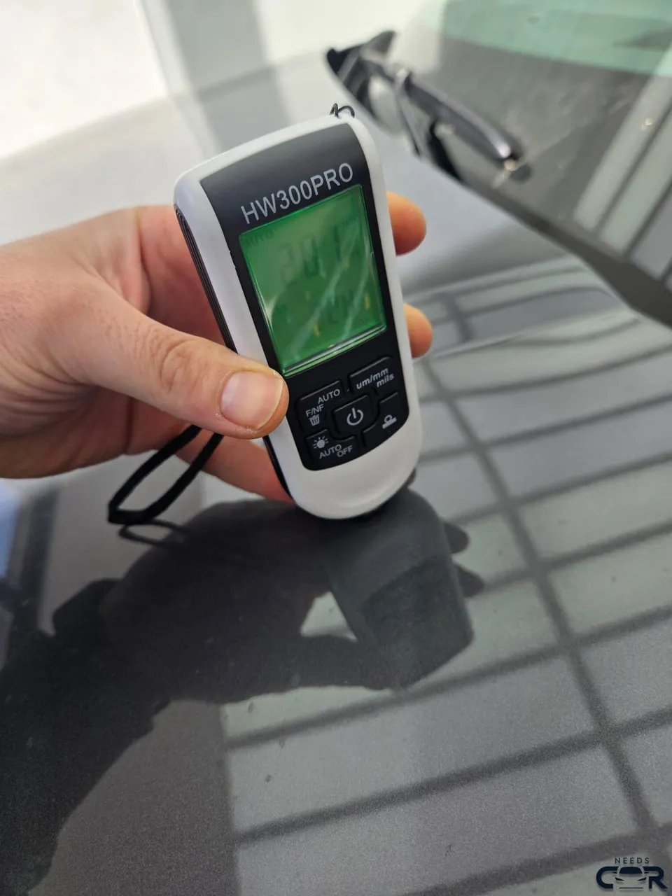 Hyundai Santa Feのカーフィルム施工事例｜明るい濃度での仕上がり 施工写真 2-2