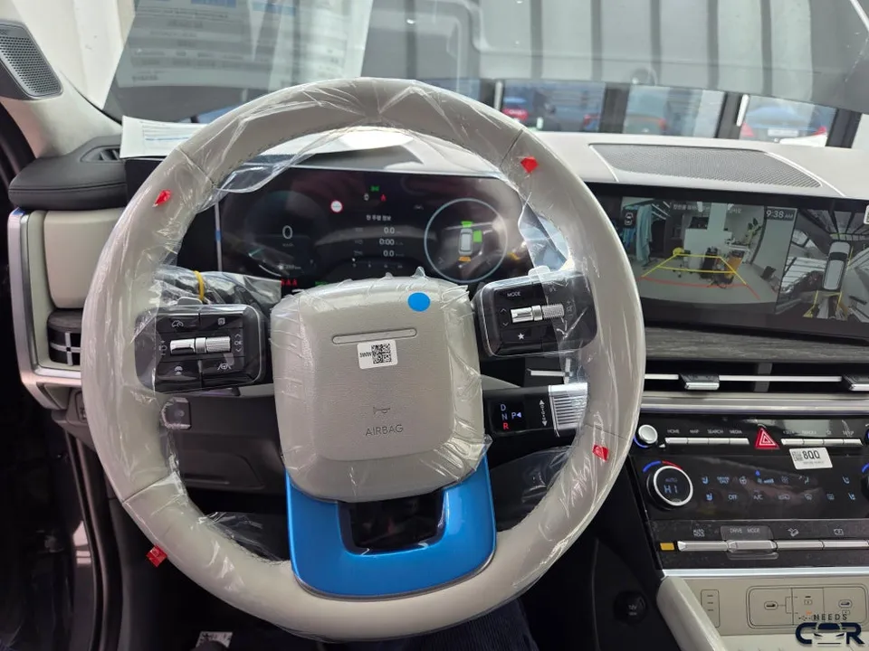 Hyundai Santa Feのカーフィルム施工事例｜明るい濃度での仕上がり 施工写真 1-3
