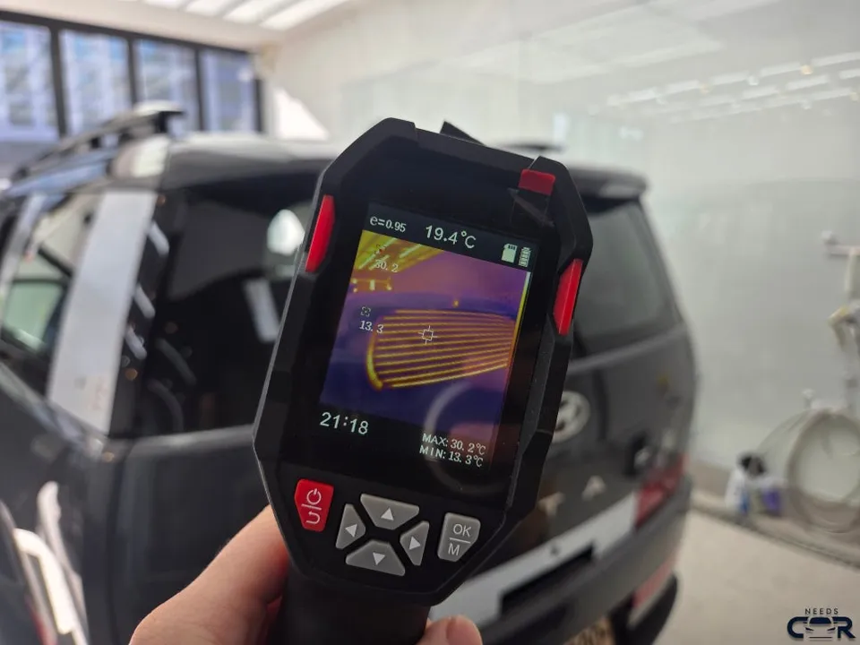 Hyundai Santa Feのカーフィルム施工事例｜明るい濃度での仕上がり 施工写真 3-3
