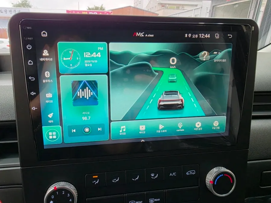 Hyundai StariaのAndroid Auto・CarPlay取付事例 写真