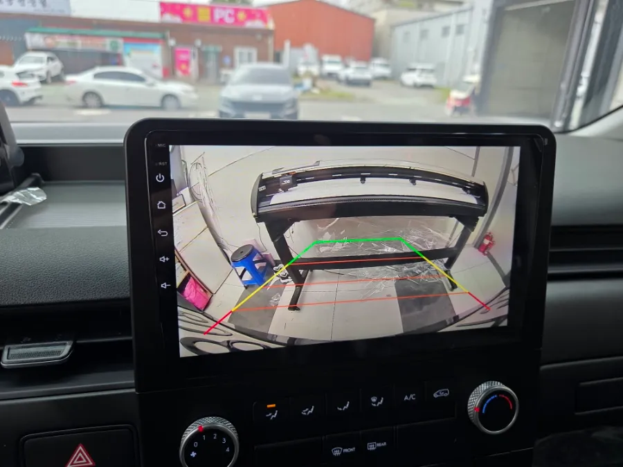 Hyundai StariaのAndroid Auto・CarPlay取付事例 施工写真 6