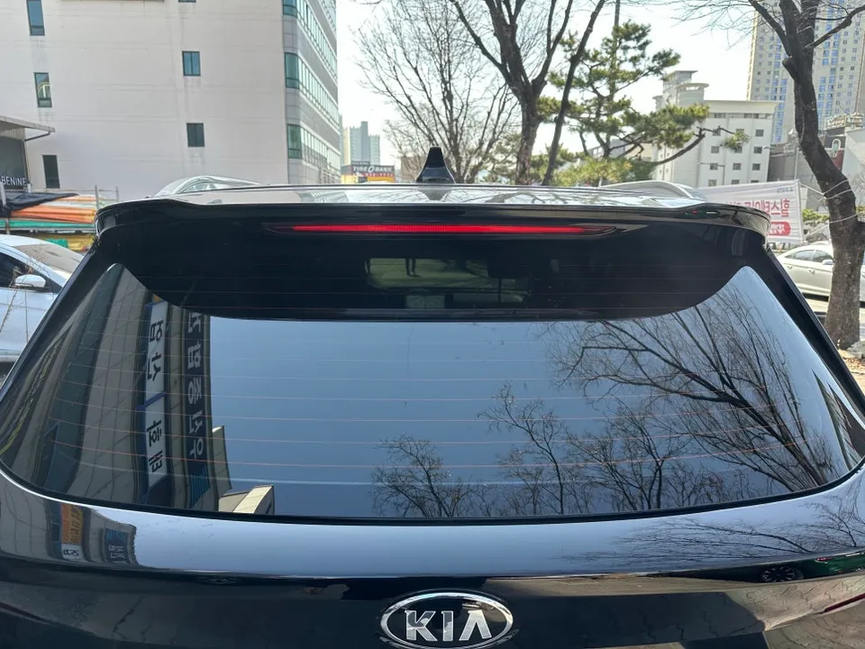 Kia Sorento MQ4のカーフィルム施工事例|費用目安と仕上がり 施工写真 3-1