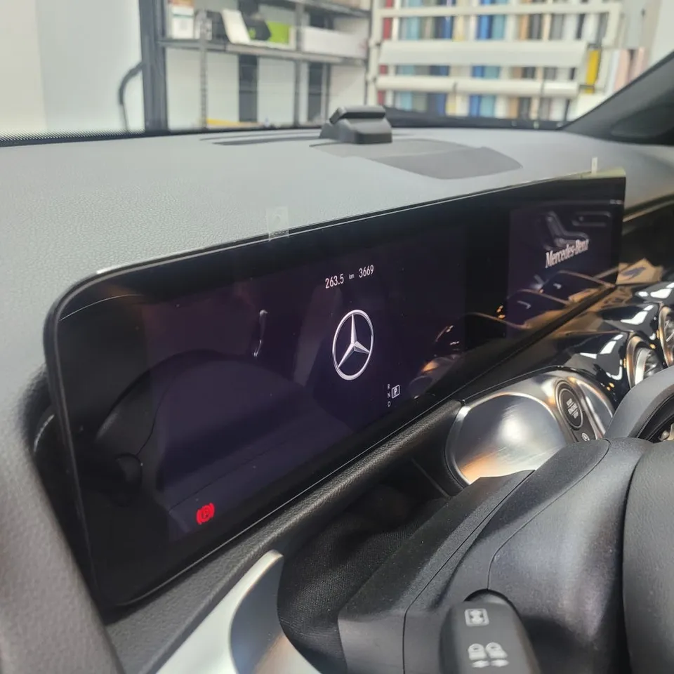 Mercedes-Benz GLBのPPF施工事例|高級感と保護を両立 施工写真 2-3