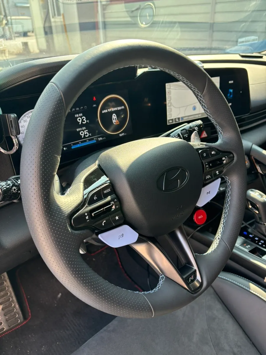 Hyundai Elantra N steering wheel - Hyundai Elantra N Steering Wheel Customization Review photo 4
