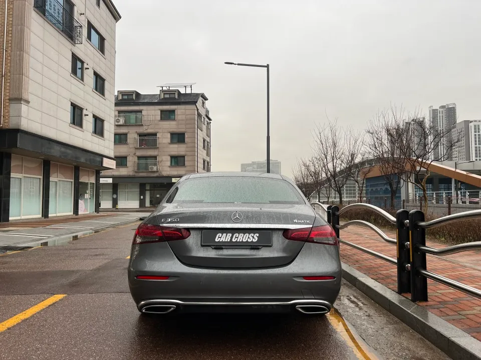 Mercedes-Benz E-Class W213のカーラッピング事例 施工写真 4