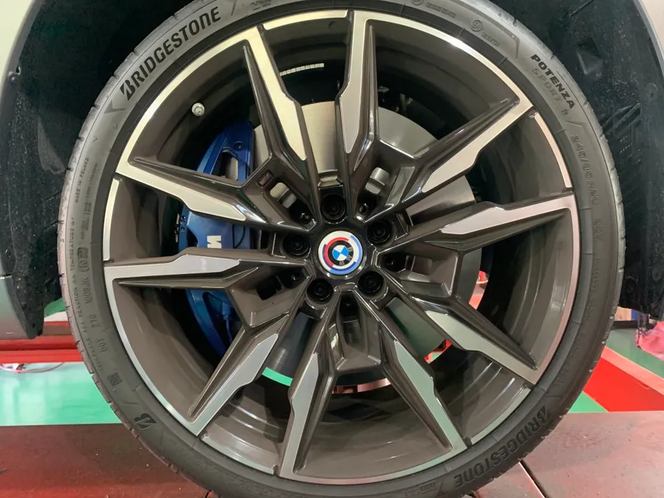 BMWのホイールリペア・塗装事例 施工写真 3-1