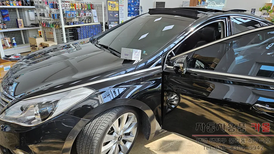 Hyundai Grandeur HGのドライブレコーダー取付事例 写真