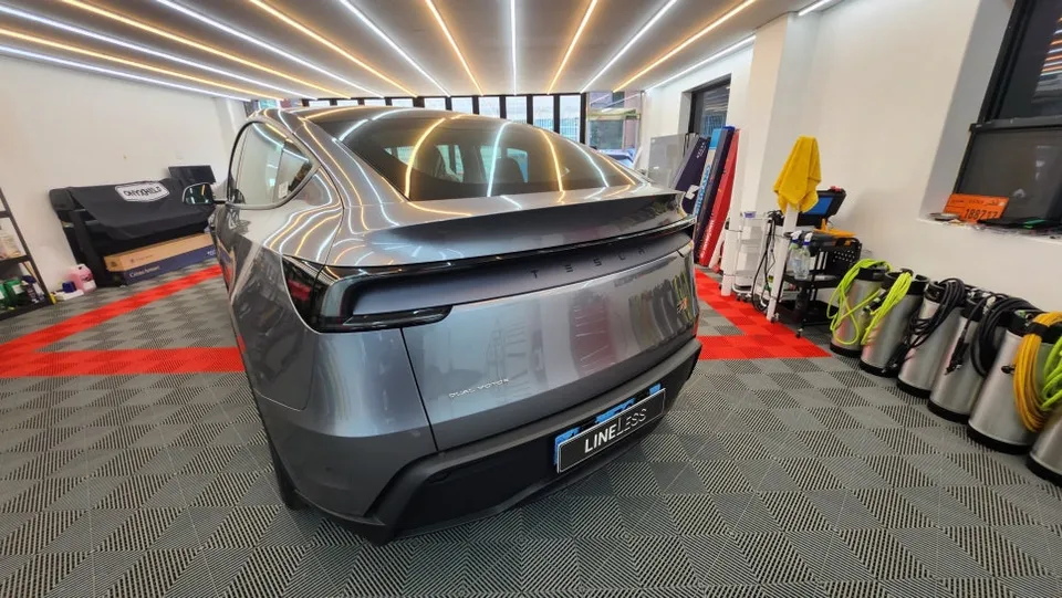 Tesla Model Y PPF施工事例｜費用目安と仕上がり 施工写真 2-1