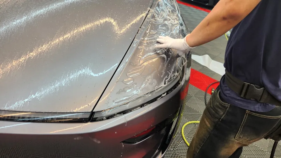 Tesla Model Y PPF施工事例｜費用目安と仕上がり 施工写真 3-2