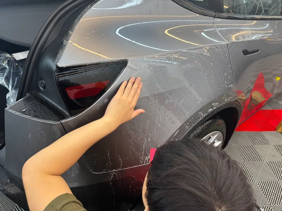 Tesla Model Y PPF施工事例｜費用目安と仕上がり 施工写真 3-3