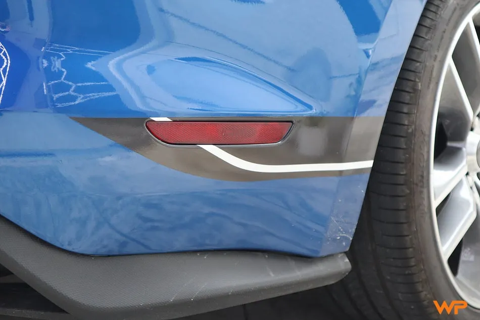 Ford Mustangのカーラッピング事例｜マッハ1デザイン 施工写真 3-2