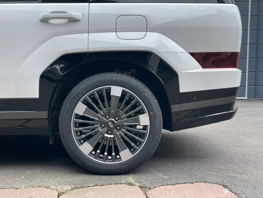 Hyundai Santa Fe MX5のホイールリペア・塗装事例 施工写真 4-1