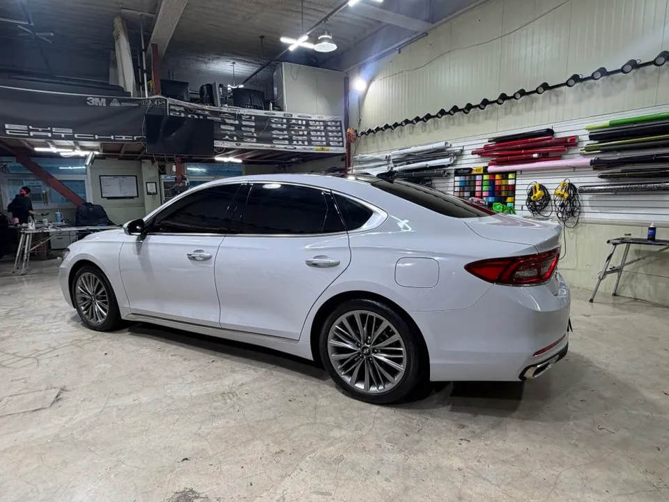Hyundai Grandeur IGのカーラッピング事例 施工写真 2-2
