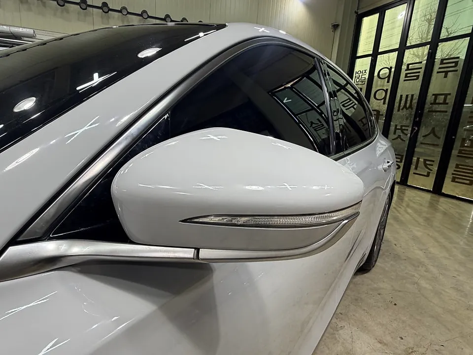 Hyundai Grandeur IGのカーラッピング事例 施工写真 4-2