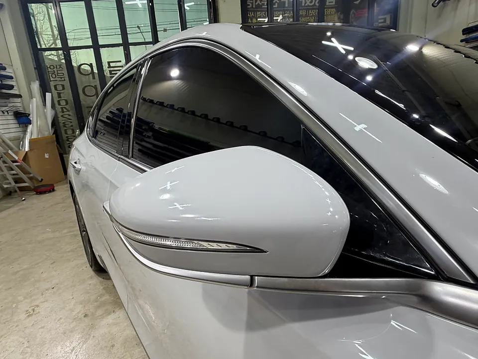 Hyundai Grandeur IGのカーラッピング事例 施工写真 1-3