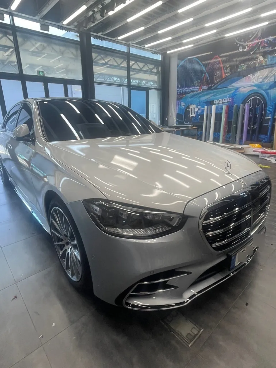 Mercedes-Benz S500のカーラッピング事例|高光沢ブラックへの再施工 施工写真 3-3