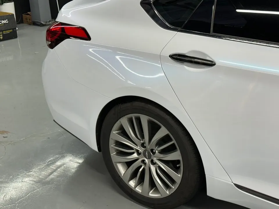 Genesis G80 PPF施工事例：ホワイトカメレオンの輝き 施工写真 2-3