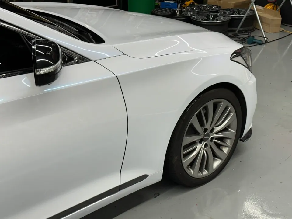 Genesis G80 PPF施工事例：ホワイトカメレオンの輝き 施工写真 3-3