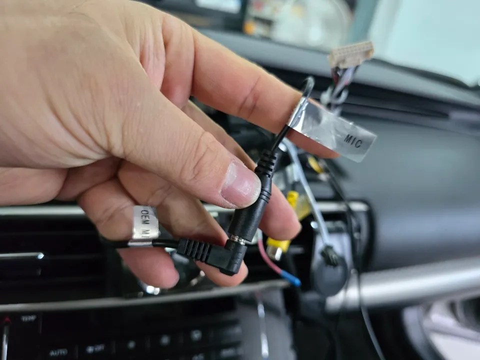 Lexus ISのAndroid Auto・CarPlay取付事例 施工写真 4-1