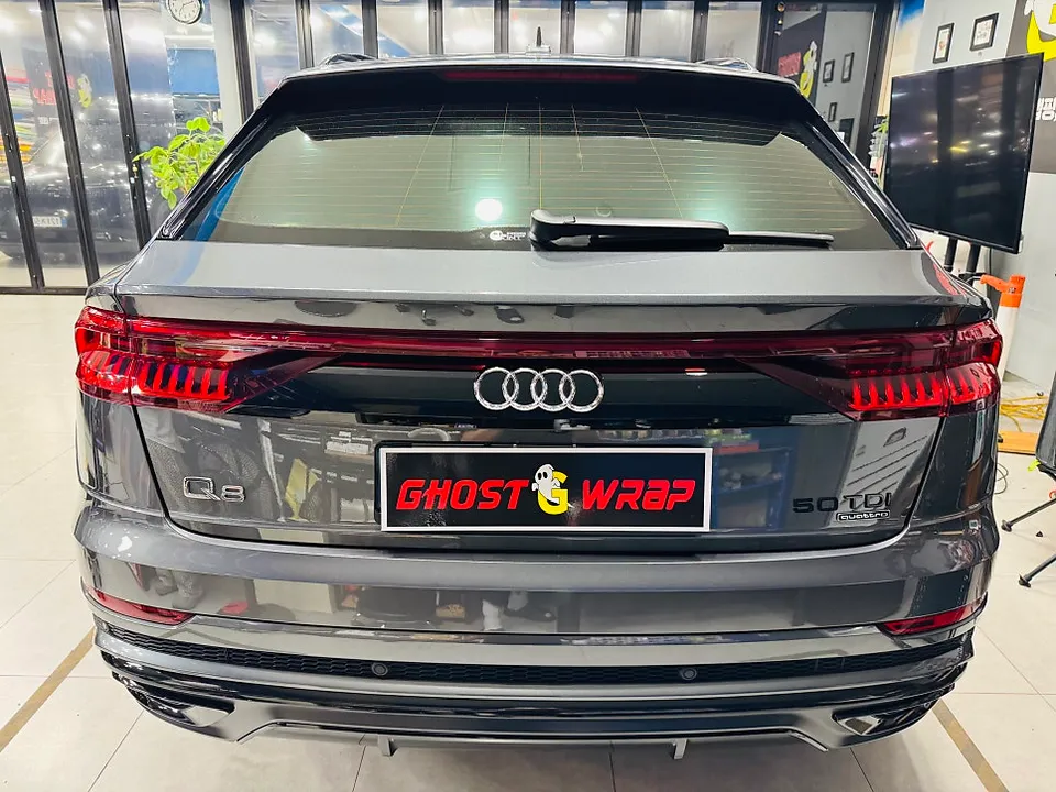 Audi Q8のAndroid Auto・CarPlay取付事例 施工写真 1-1