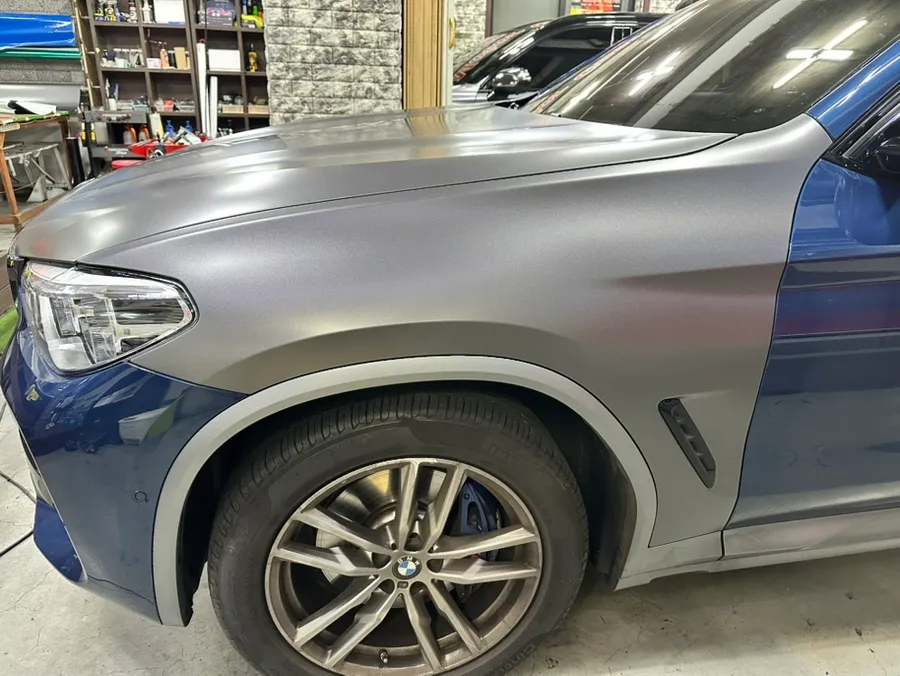 BMW X4 G02のカーラッピング事例 施工写真 3-2