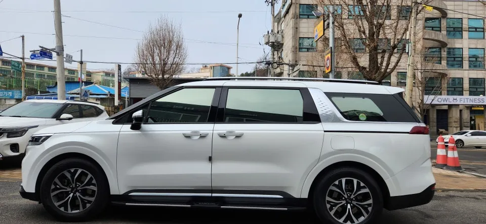 Kia Carnivalのカーフィルム施工事例｜費用目安・仕上がり 施工写真 2