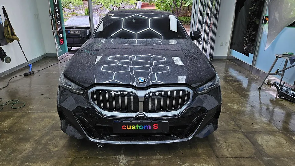 BMW 5 Series G60 oem options installation result