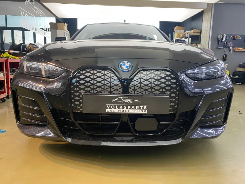 BMW i4 ambient lighting - BMW i4 Iconic Glow Grille LED Review — Enhanced Front Mood Lighti photo 6