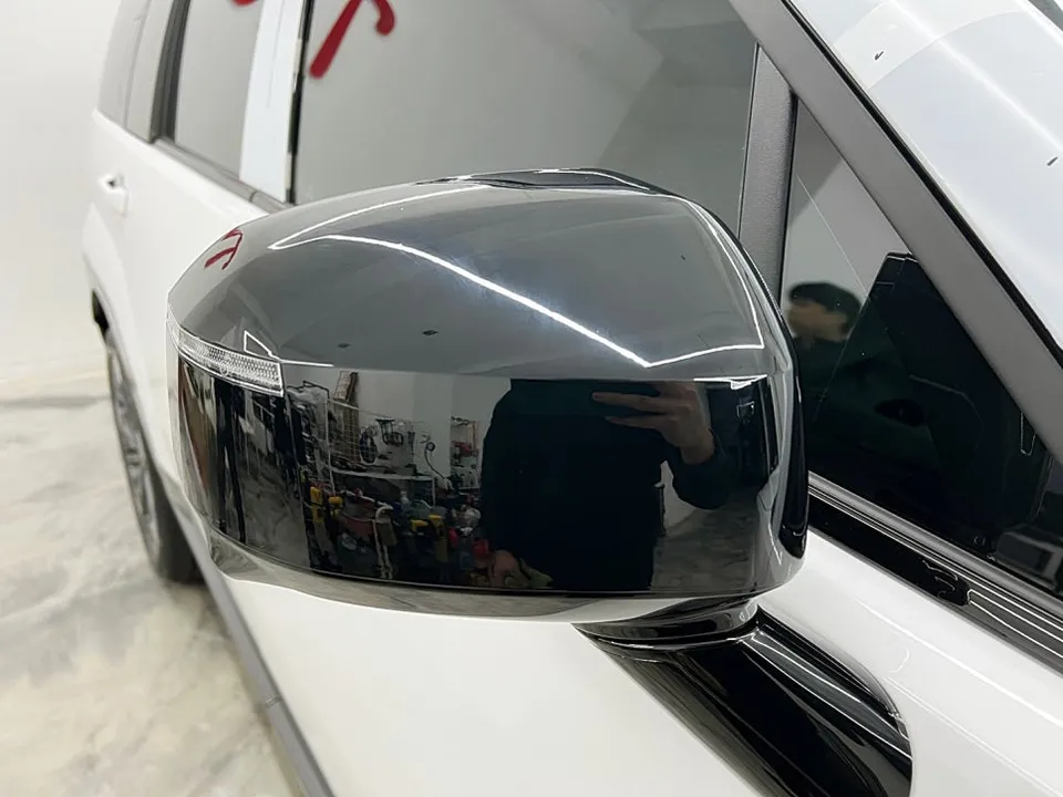 Hyundai Santa Fe MX5のカーラッピング事例｜費用目安・仕上がり 施工写真 4-2