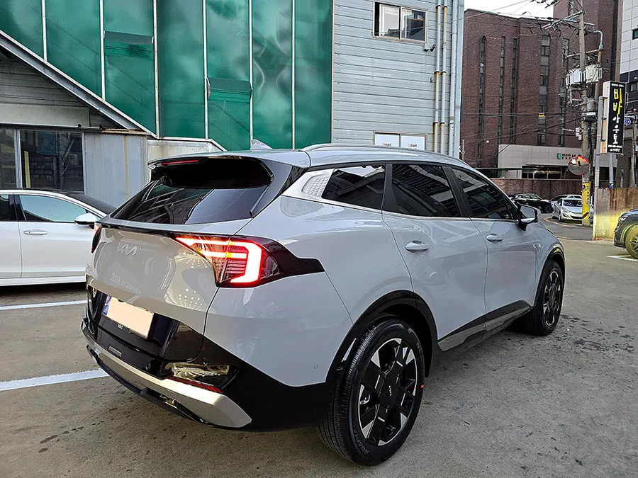 Kia Sportageのカーフィルム施工事例|費用目安・仕上がり 施工写真 1-3