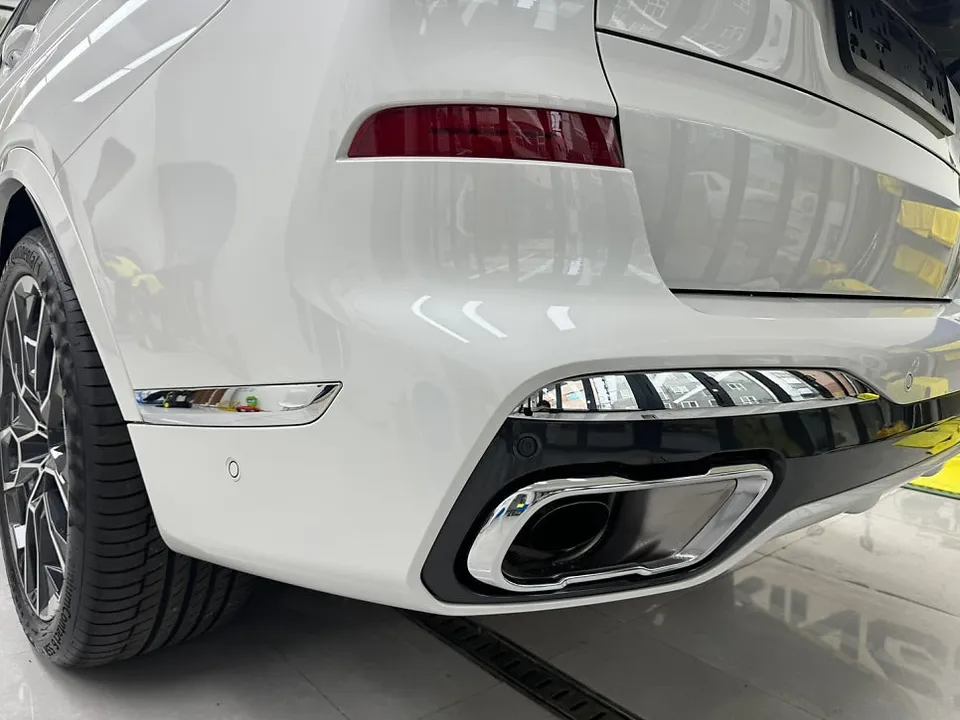 BMW X7のカーラッピング事例|クロームパーツのブラックアウト 施工写真 1-1