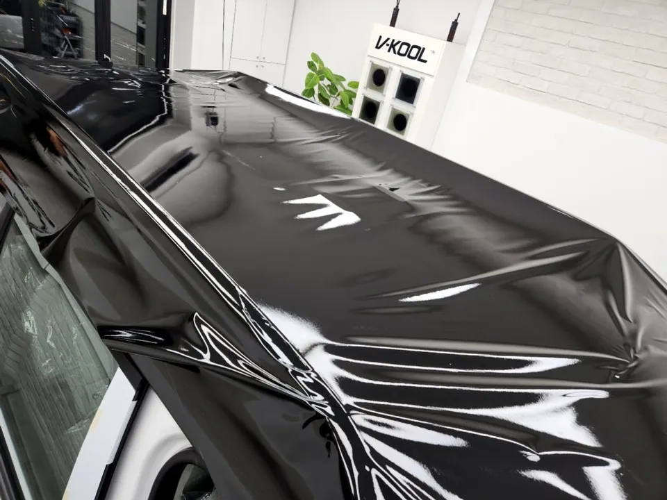Hyundai Santa Feのカーラッピング事例|費用目安・仕上がり 施工写真 3-2