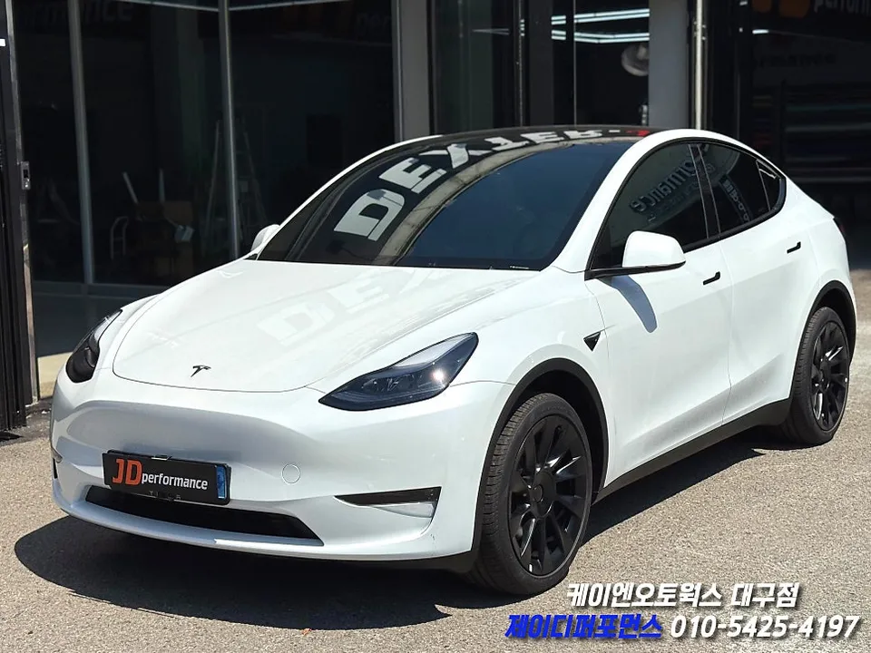 Tesla Model Yのカーフィルム施工事例｜費用目安・仕上がり 施工写真 3-2