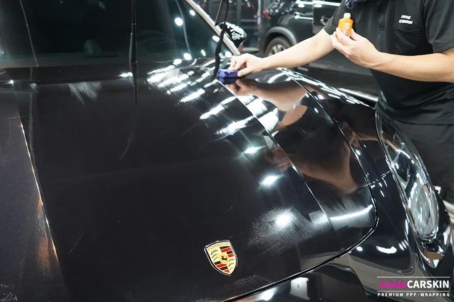 Porsche Panameraのガラスコーティング事例 施工写真 2-2