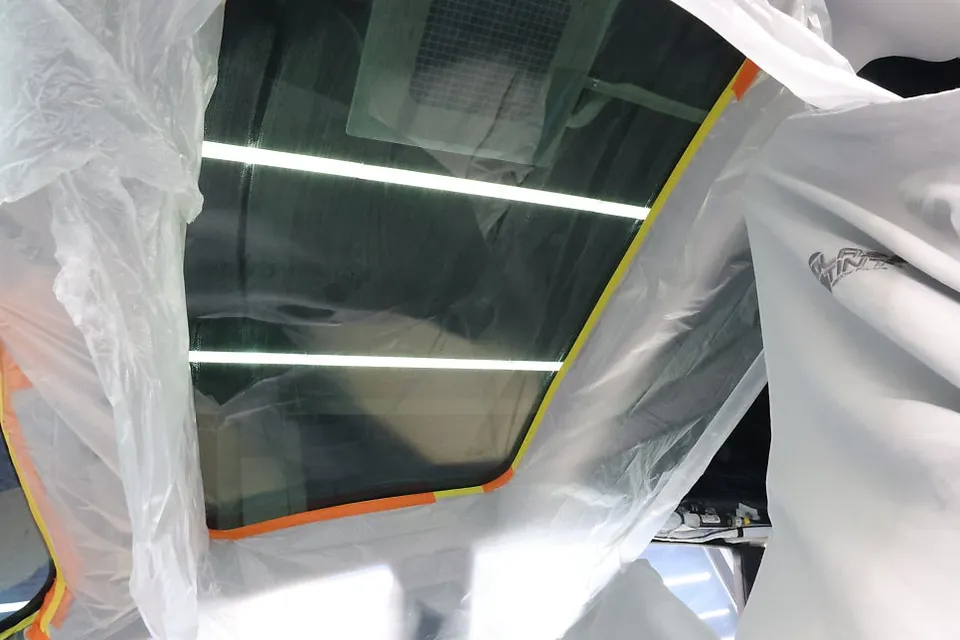 Tesla Model 3のカーフィルム施工事例|費用目安・仕上がり 施工写真 1-2