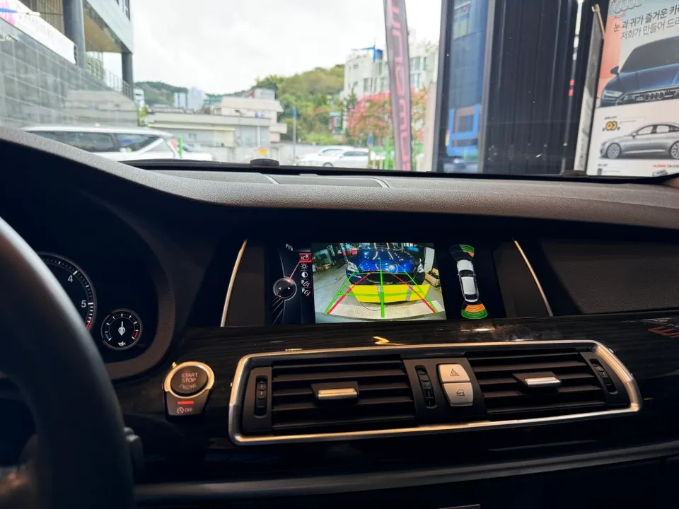 BMW 5 Series GT F07のAndroid Auto・CarPlay取付事例 施工写真 2-1