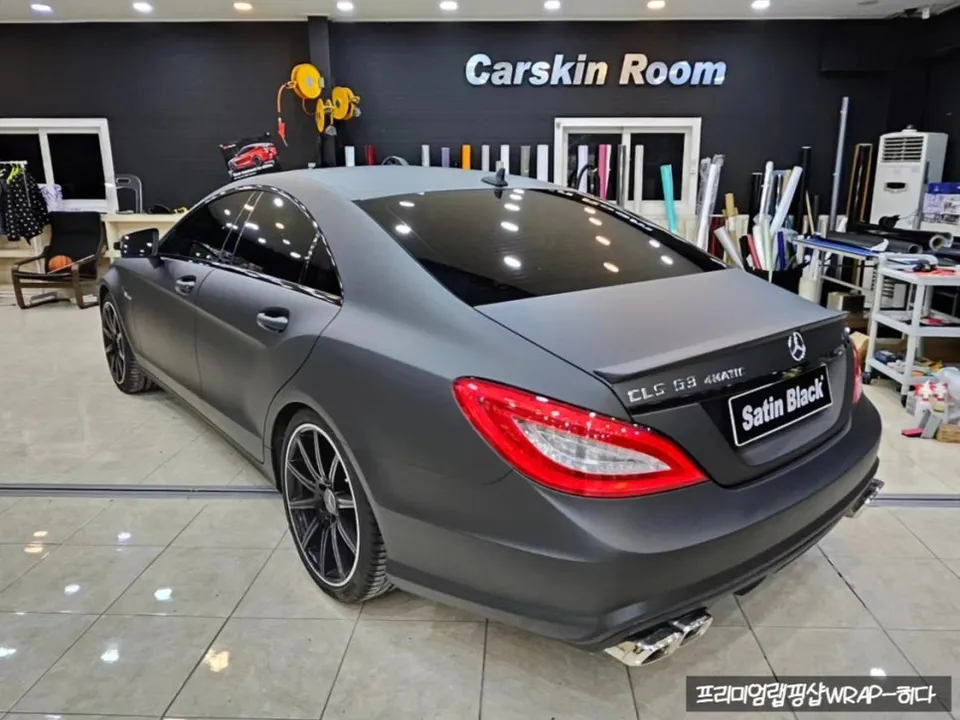 Mercedes-Benz CLS63 AMGのカーラッピング事例|ディープマットブラック 施工写真 2-3