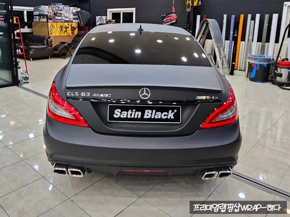 Mercedes-Benz CLS63 AMGのカーラッピング事例|ディープマットブラック 施工写真 3-3