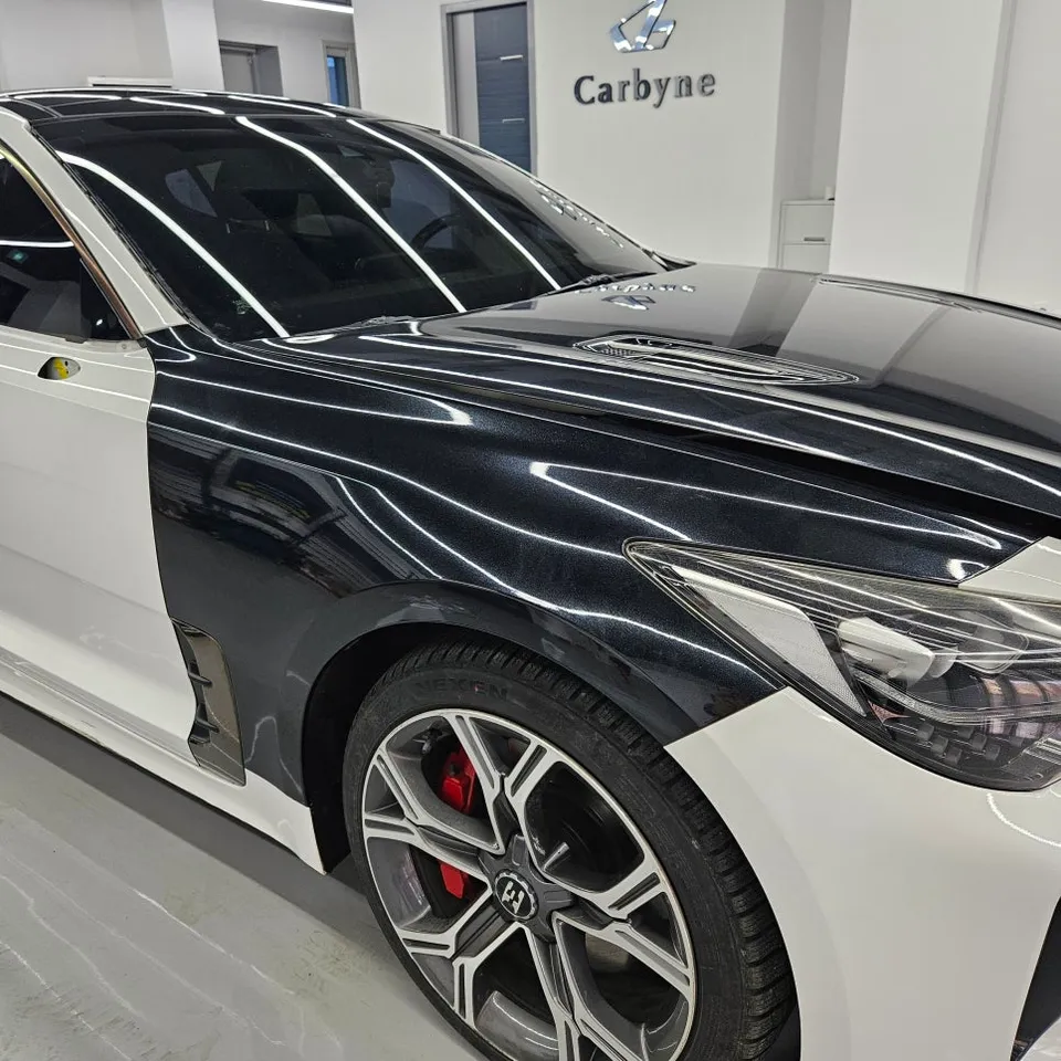 Kia Stingerのカーラッピング事例｜費用目安・仕上がり 施工写真 3-2
