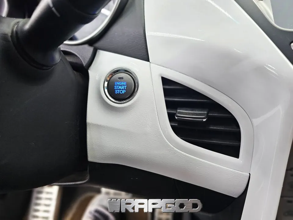 Hyundai Elantra MD vinyl wrap - Hyundai Elantra MD Vinyl Wrap Review — Bright Interior Refresh photo 5