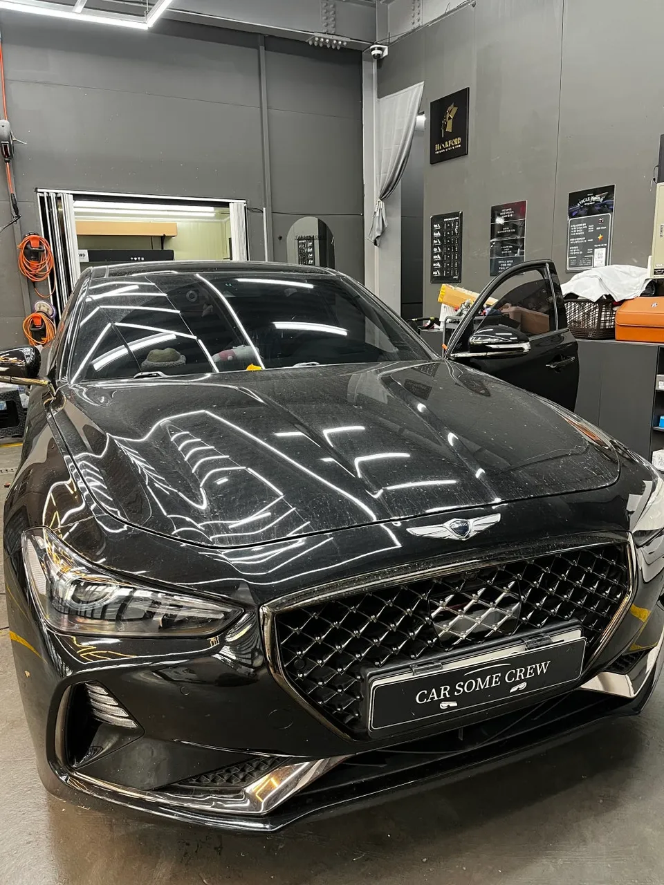 Genesis G70のカーフィルム施工事例|反射フィルム 施工写真 2-1