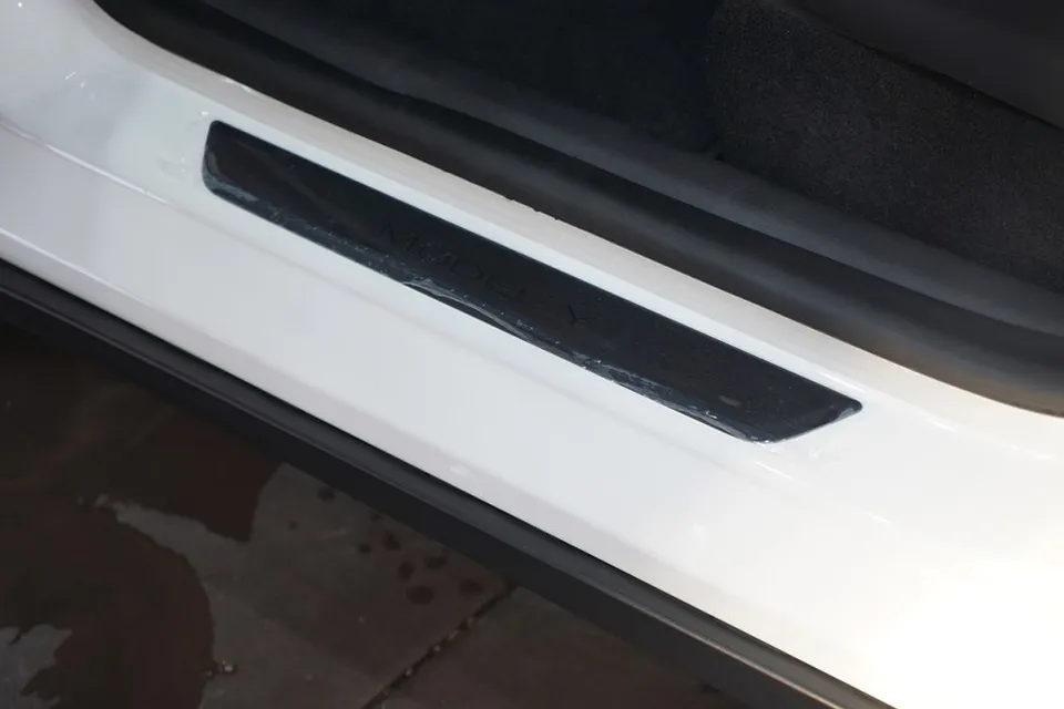 Tesla Model YのPPF施工事例|費用目安と仕上がり 施工写真 2-3