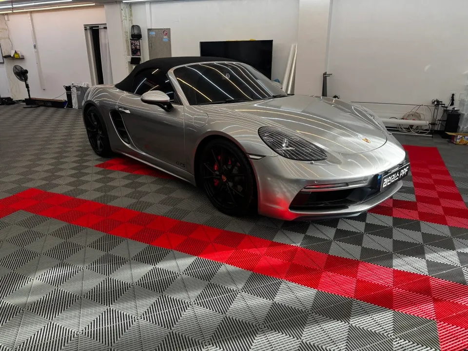 ポルシェ 718 Boxster GTS ラッピング除去事例｜費用目安・仕上がり 施工写真 3-1