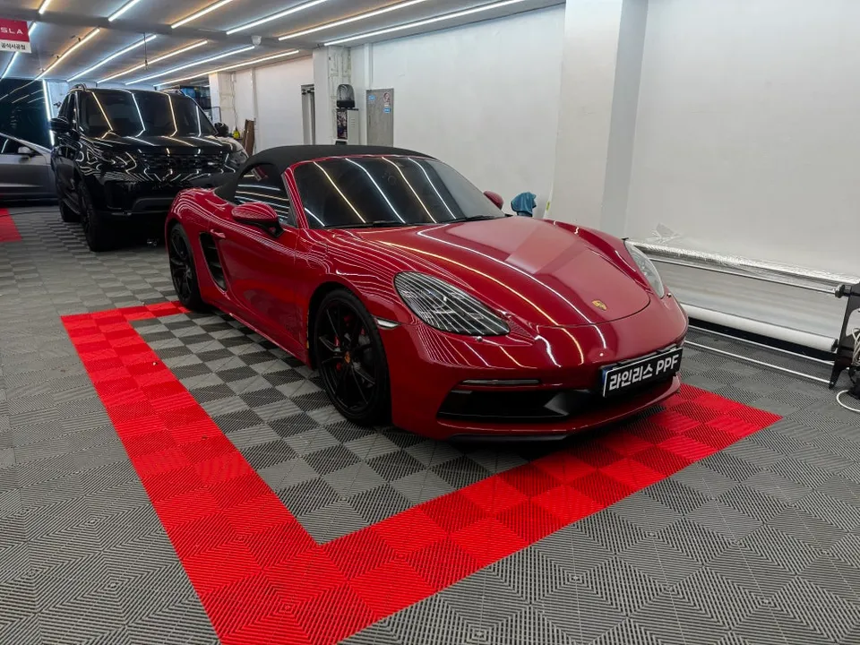 ポルシェ 718 Boxster GTS ラッピング除去事例｜費用目安・仕上がり 施工写真 1-3