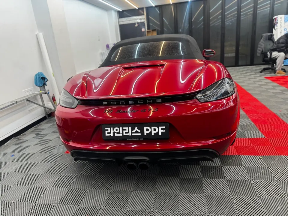 ポルシェ 718 Boxster GTS ラッピング除去事例｜費用目安・仕上がり 施工写真 3-3