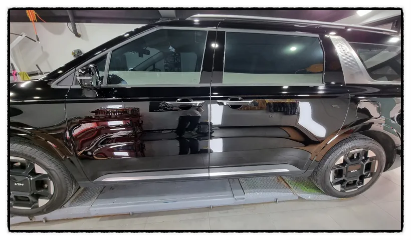 Kia Carnival KA4のガラスコーティング事例 施工写真 1-2
