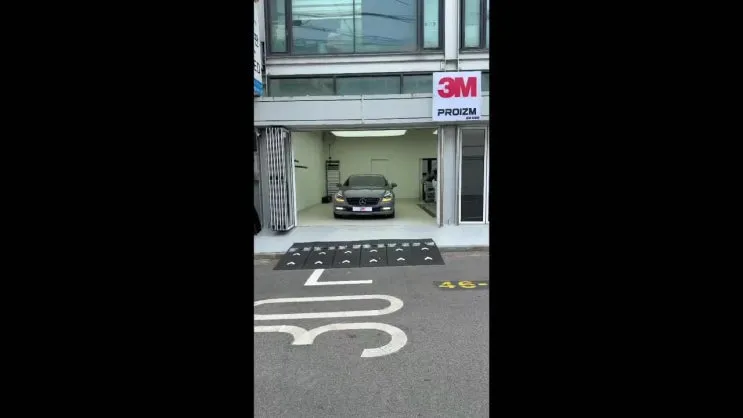 Mercedes-Benz SLKのカーラッピング事例｜アークティックグレー 写真
