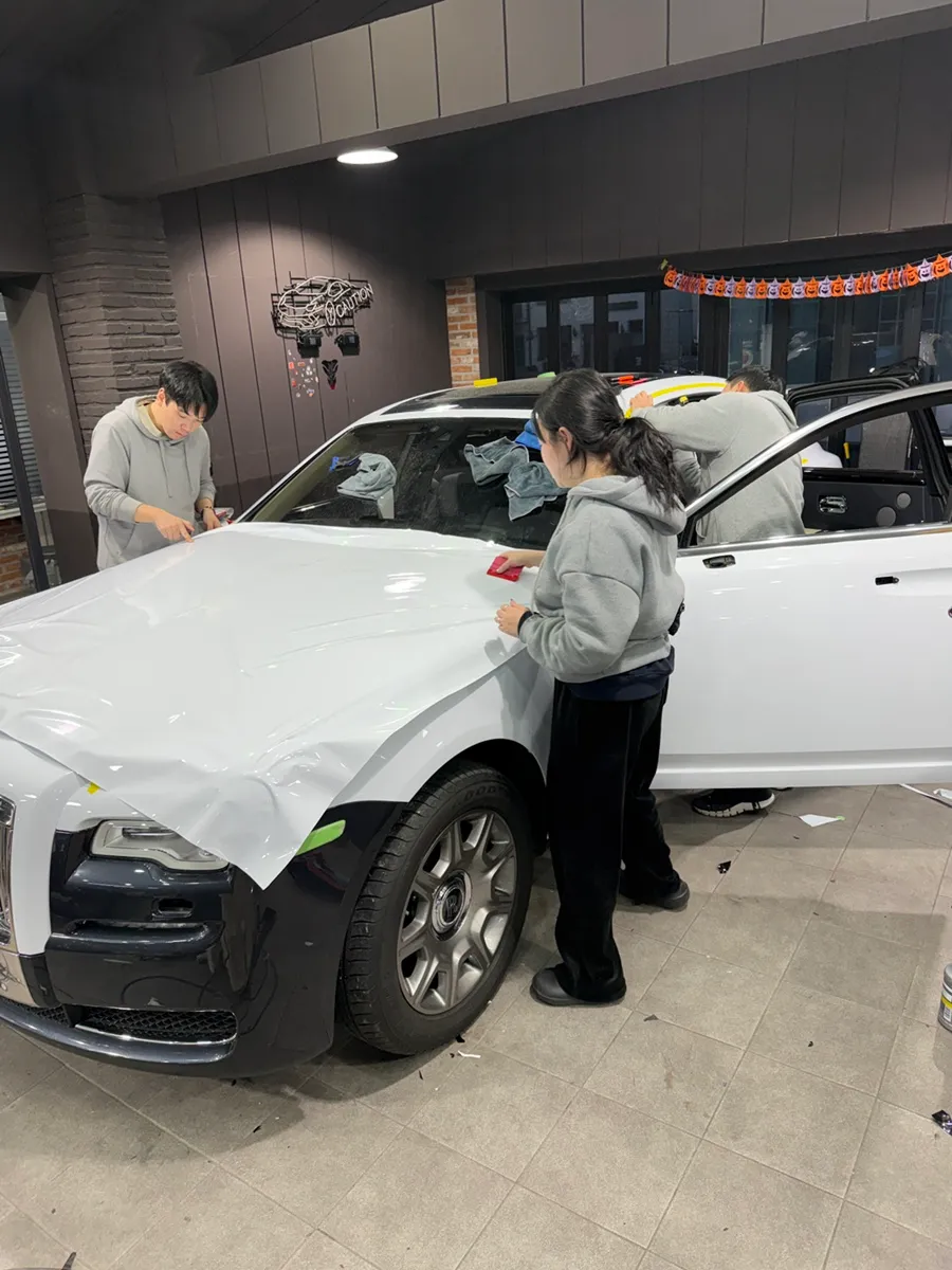 ロールスロイス ゴーストのカーラッピング事例|費用目安・仕上がり 施工写真 4-1
