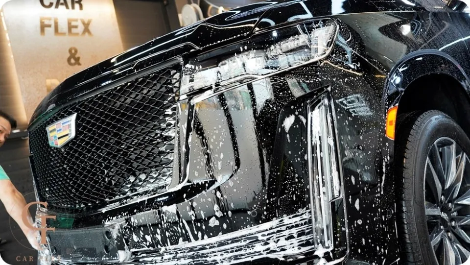 Cadillac EscaladeのPPF施工事例|黒艶維持の秘訣 施工写真 2-2