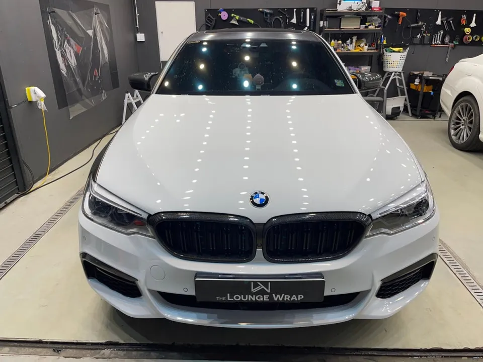 BMW 5 Series G30 カーラッピング事例|費用目安・仕上がり 施工写真 2-1
